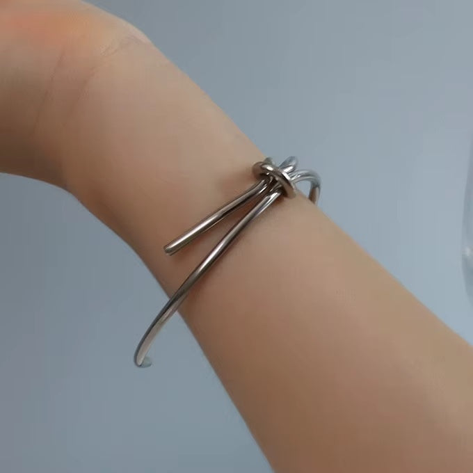 Double-Layer Knot Bracelet