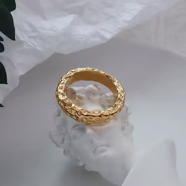 Hammer Circle Ring