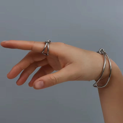 Double-Layer Knot Bracelet